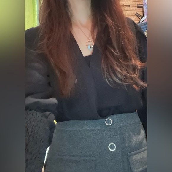 Heart cover blouse worn once - Picture 5 of 10